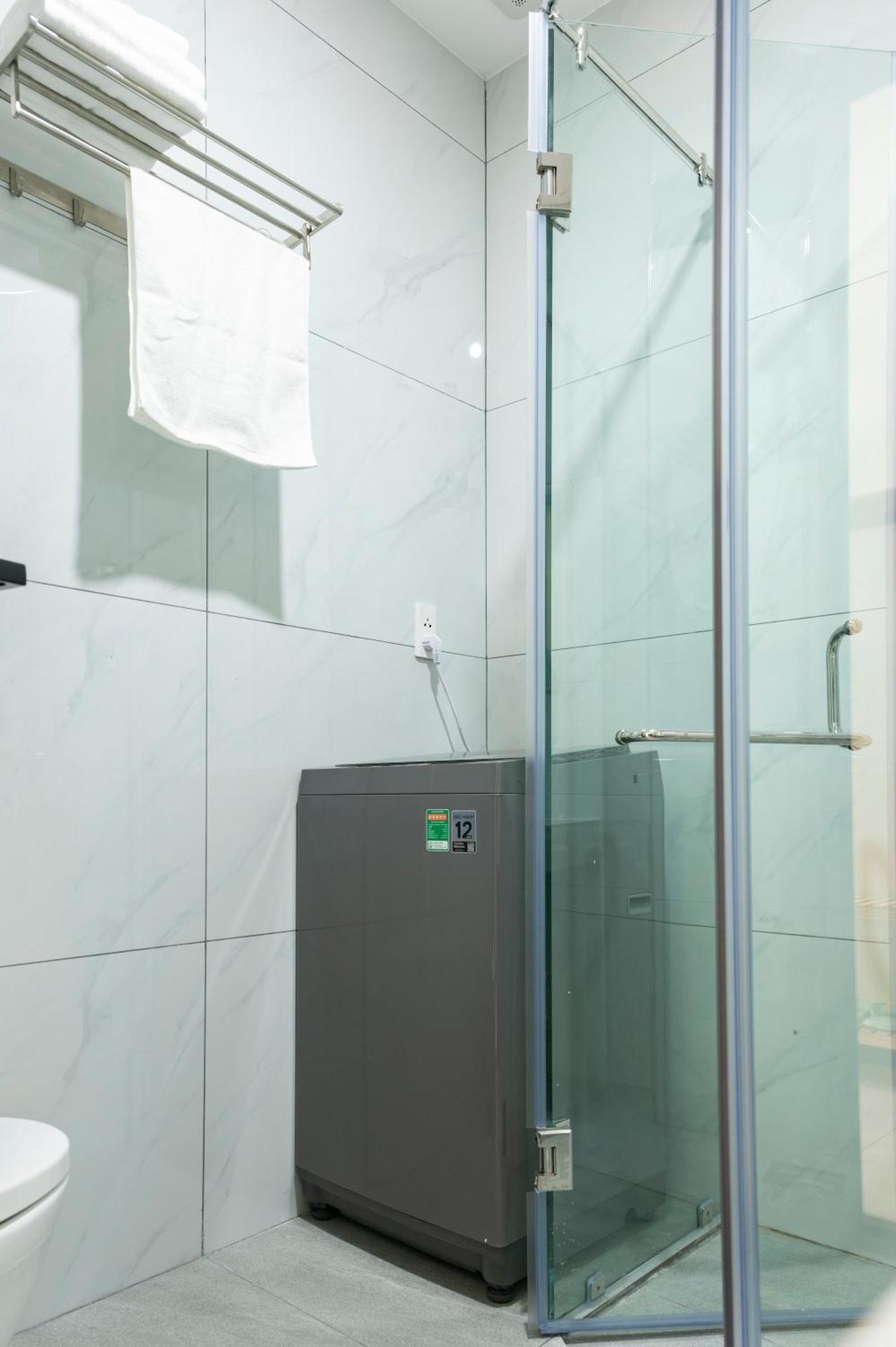 Spacious 1br Private, Sleek & Cozy Escape * TP. Hồ Chí Minh
